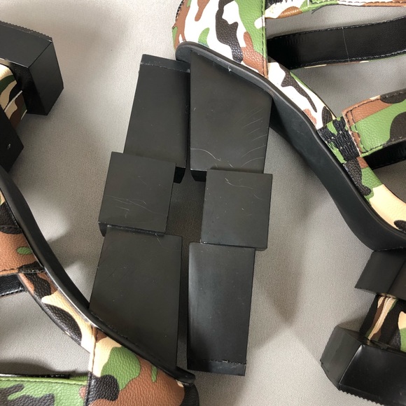 Pink Palms Camouflage Spike Buckle Ankle Wrap Block Rivets Wedge Sandals Size 7 - Picture 12 of 16